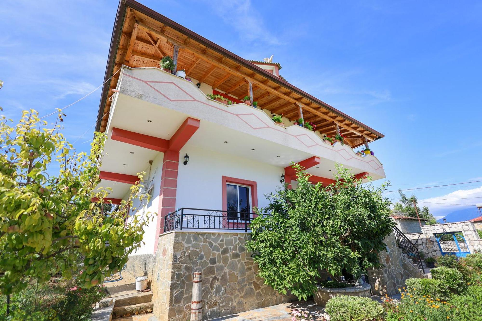 Villa Xherimeja Family Oasis Berat Eksteriør bilde